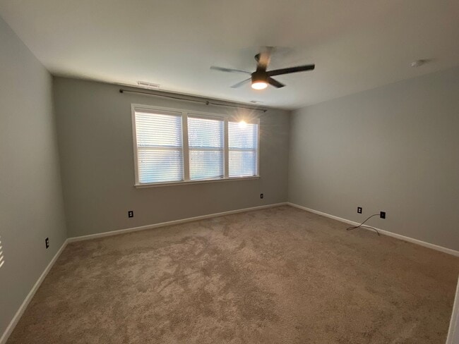 Building Photo - Immaculate Hillsborough Townhome