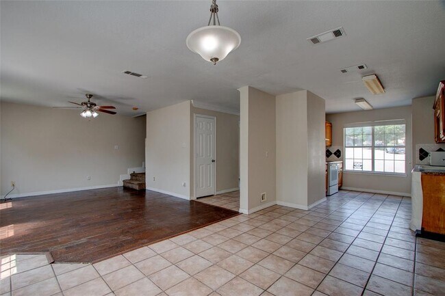 Building Photo - 619 Ellen Ct