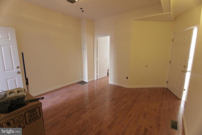 Building Photo - 1852 Willington St