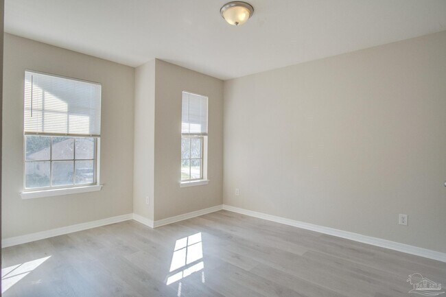 Building Photo - 1292 Wetherby Rd