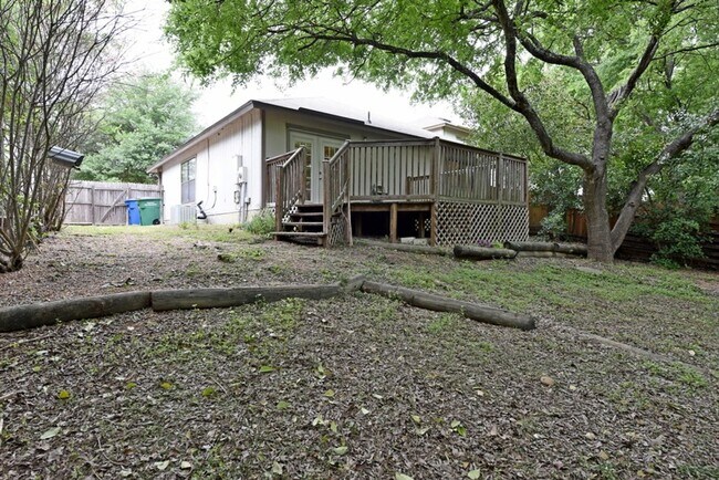 Building Photo - Great 2/2/1 near 1604 & I-35