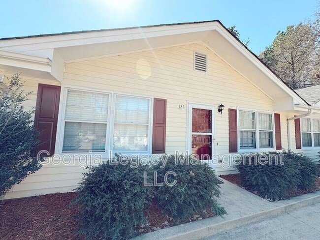 Building Photo - 114 Creekside Drive