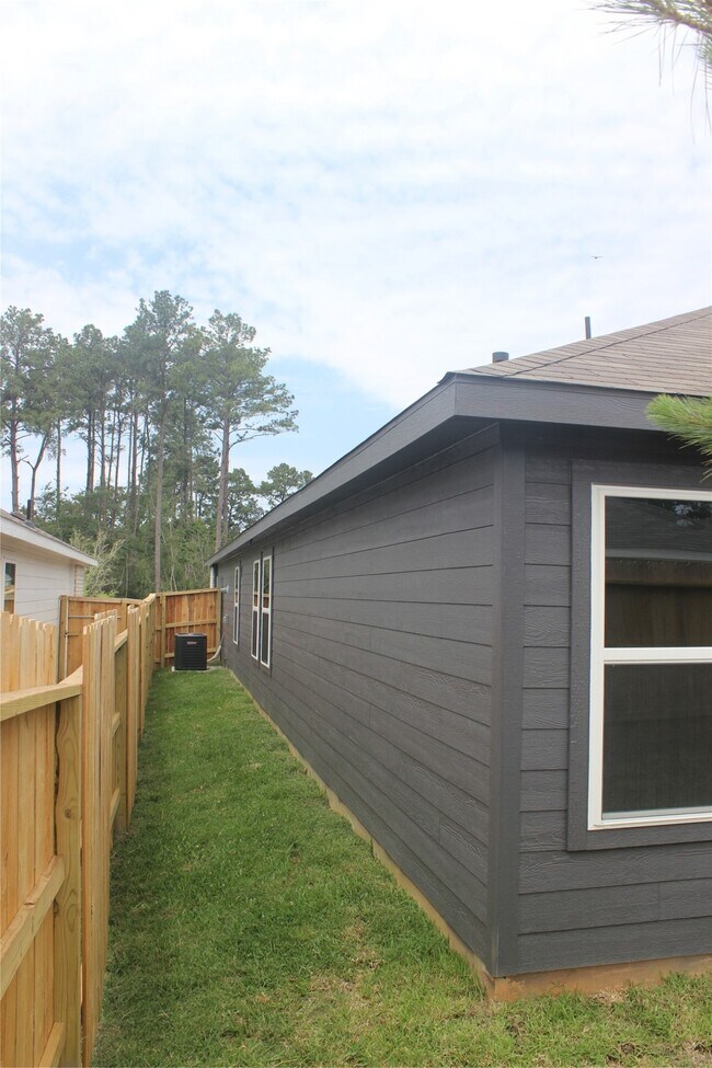 Building Photo - 3128 Twisted Myrtle Dr