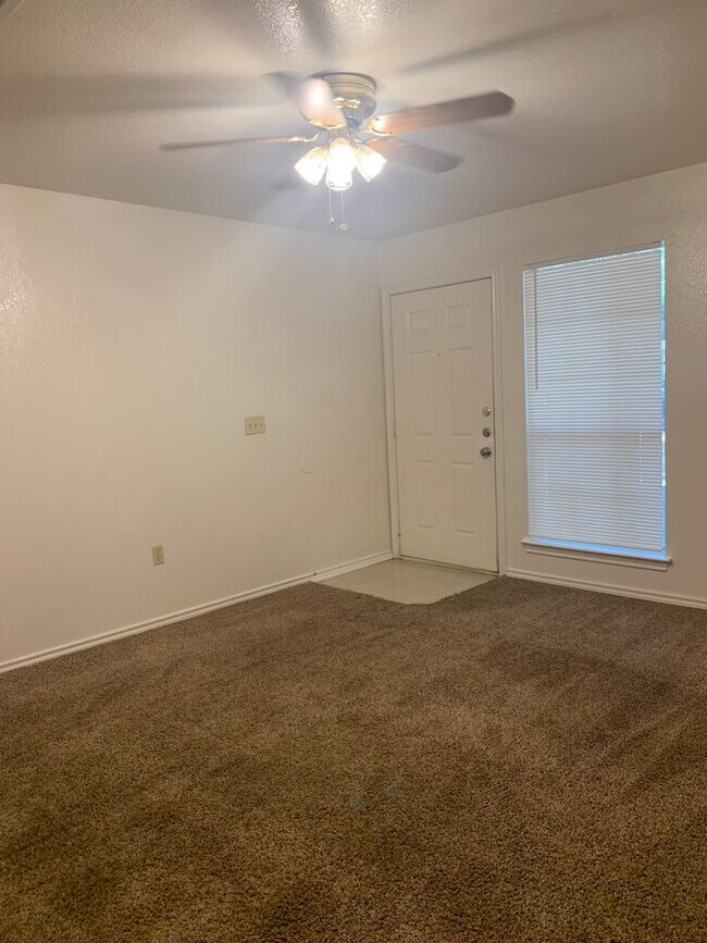 Building Photo - 1110 Williams Ave