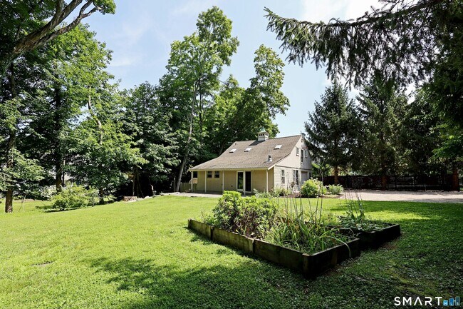Building Photo - 15 Maple Shade Rd