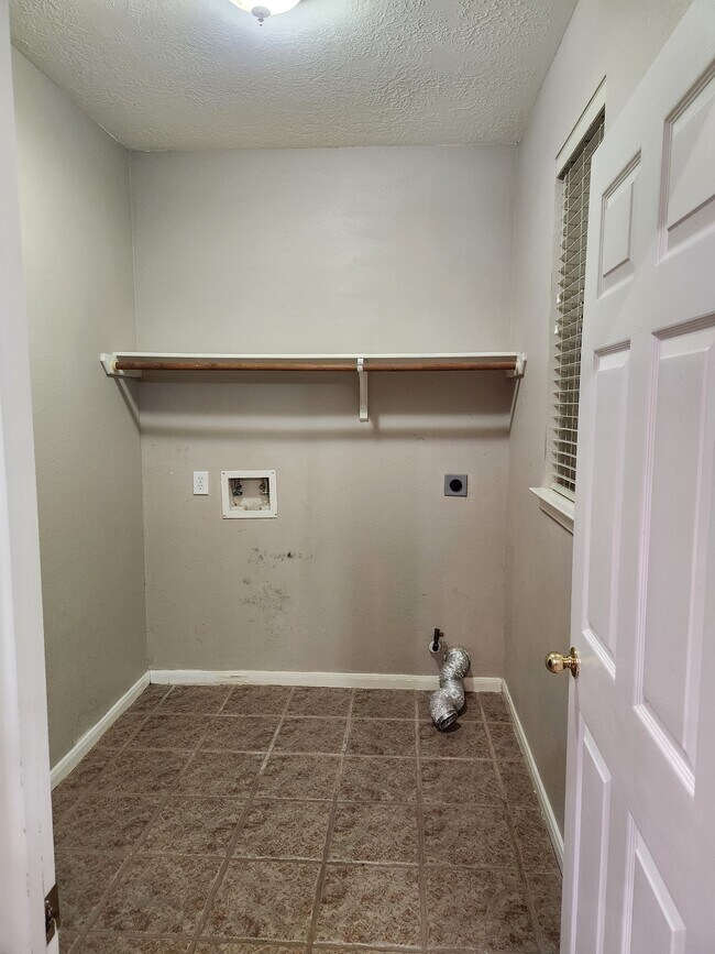 Building Photo - 18138 Delta Estates Ct