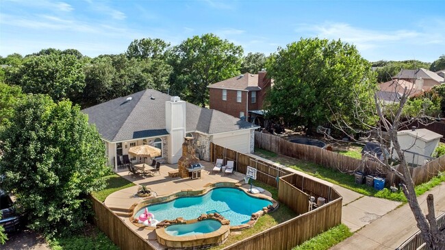 Building Photo - 1531 Home Park Dr