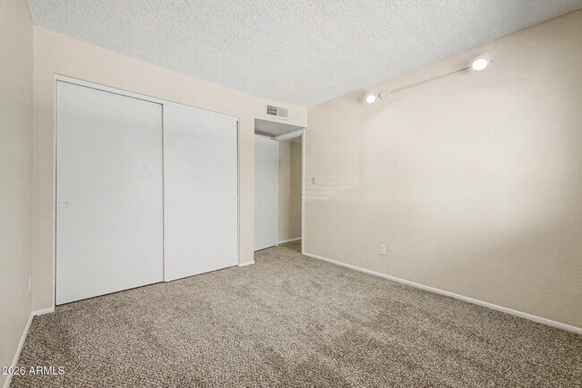 Building Photo - 4828 W Palo Verde Ave