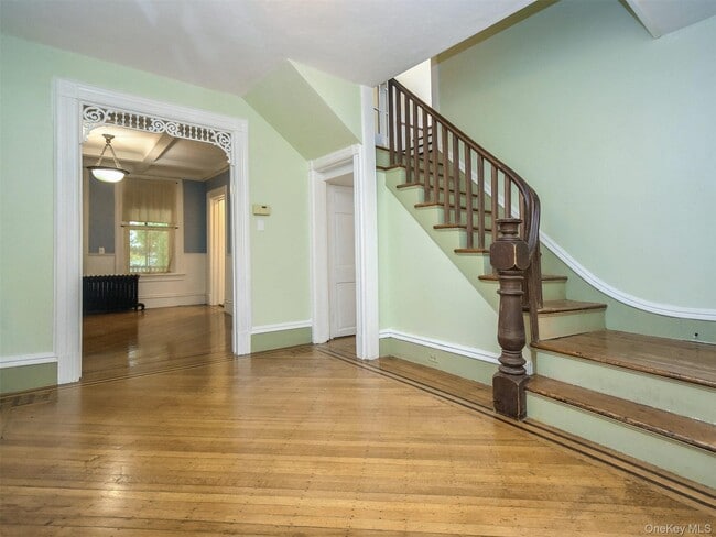 Building Photo - 27 Summit Ave