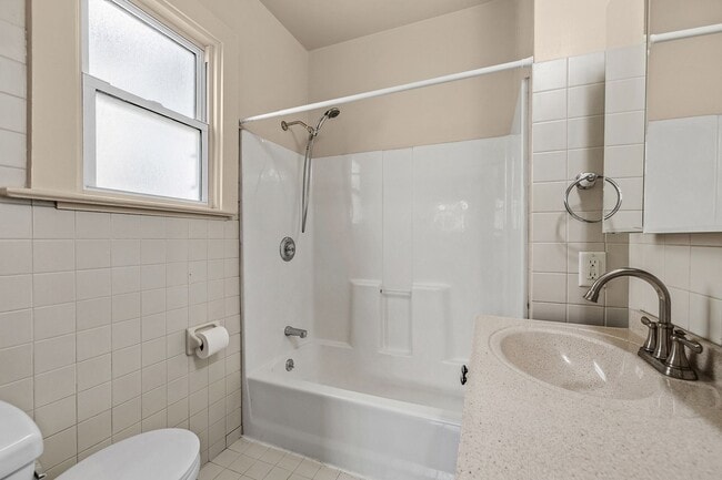 Building Photo - Classic 1910 Craftsman home