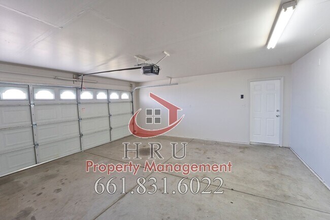 Building Photo - SW-Bakersfield  features 4 bed 2 bath with solar panels