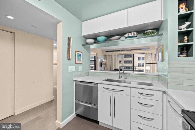 Building Photo - 1401 17th St NW