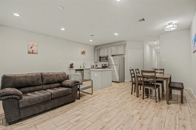 Building Photo - 3013 Wilmington St