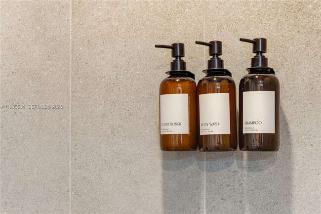 Building Photo - 121 NE 5th St