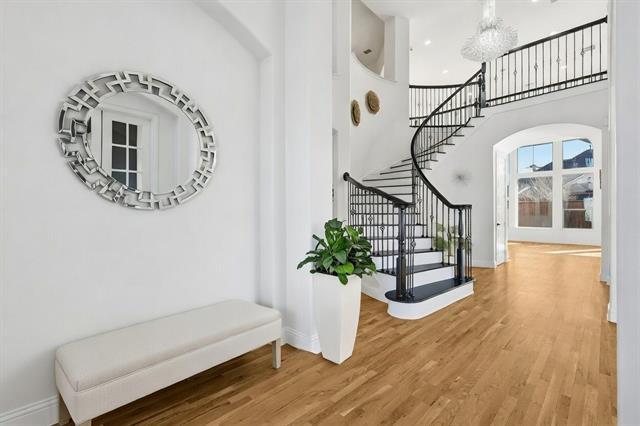 Building Photo - 741 Almeda Dr