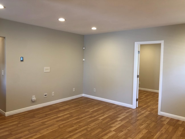 Building Photo - 1609 W 253rd St