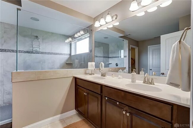 Building Photo - Charming 4 beds 5 bath in Centerville!