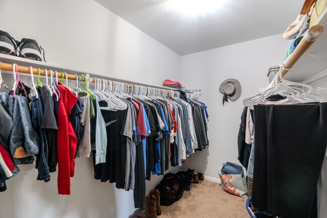 Building Photo - 914 Parsonfield Ct