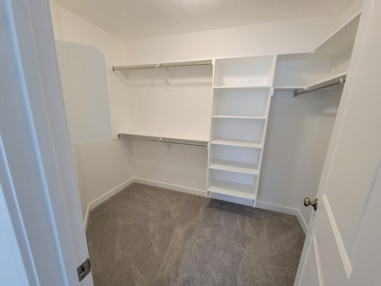 Building Photo - 15068 S Wild Horse Way