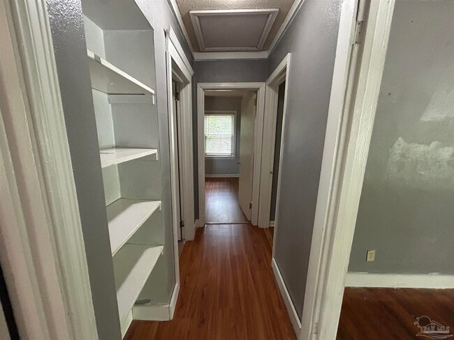 Building Photo - 303 Ariola Ave