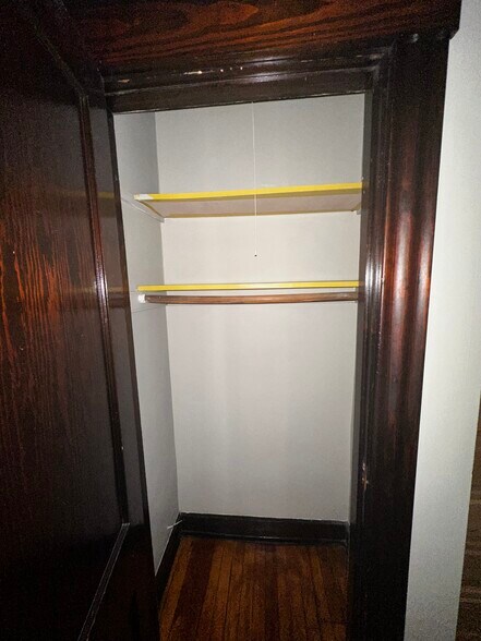 Bedroom Closet - 2533 Valley View Ct