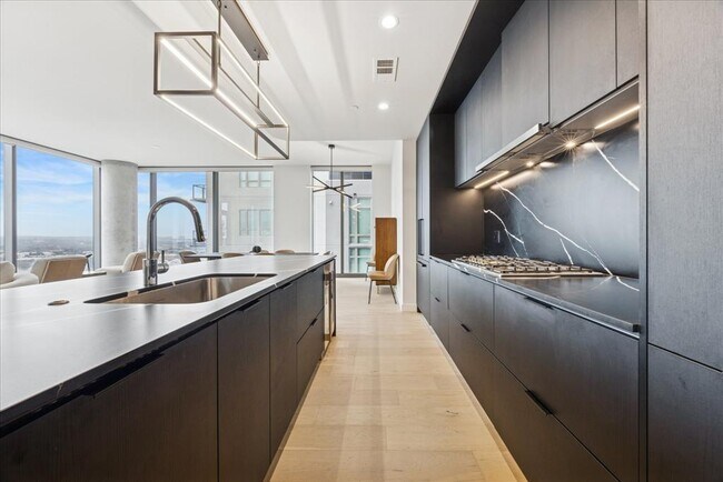 Building Photo - 44 East Ave