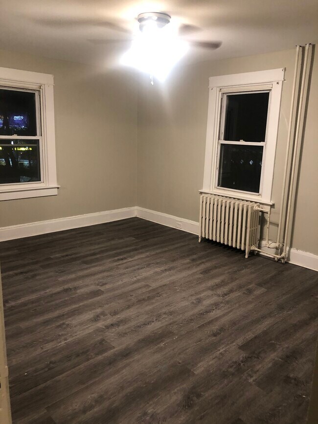 Building Photo - 2920 E Cold Spring Ln