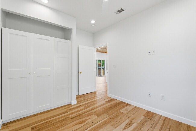 Building Photo - 3196 Rohrer Dr