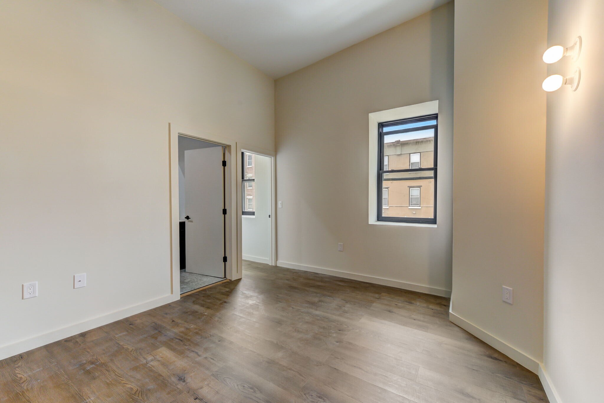 Building Photo - 619 N 35th St
