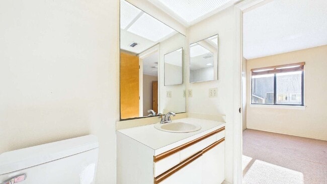 Building Photo - 9479 Tara Cay Ct