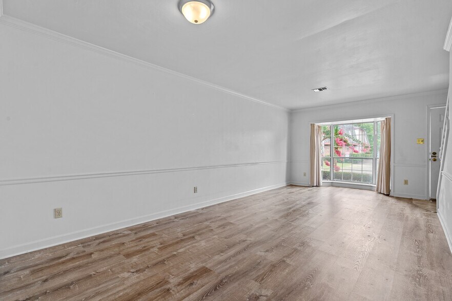 Building Photo - 608 N Jefferson