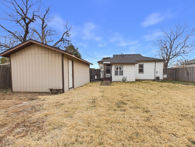 Building Photo - 4004 S Hayden St