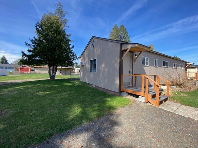 Building Photo - 1407