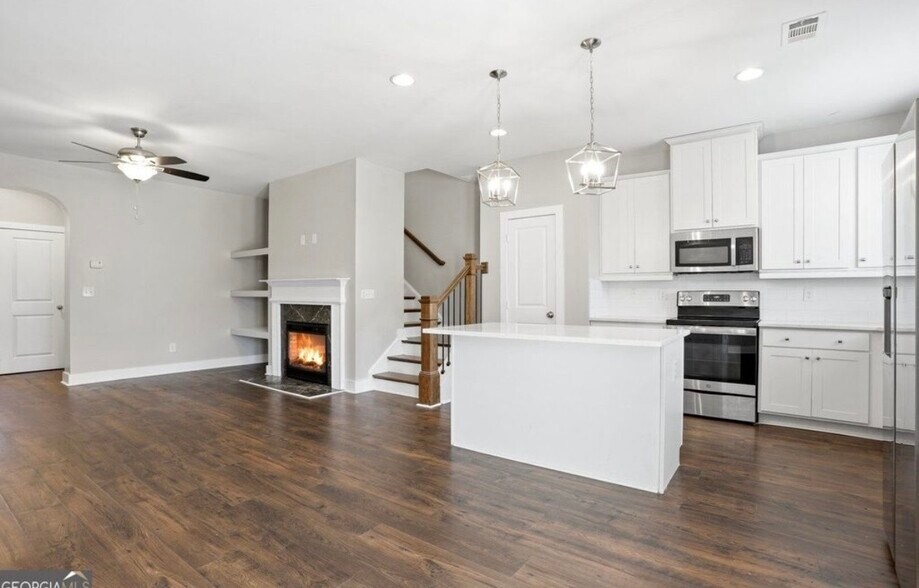 Building Photo - 6449 Scudders Dr