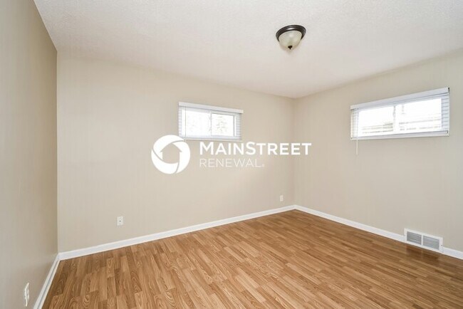 Building Photo - 3 Bedroom Pet-Friendly Home in Louisville,...