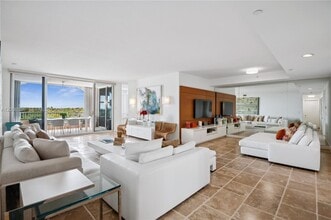 Building Photo - 747 Crandon Blvd