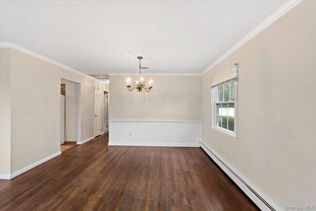 Building Photo - 1736 Central St