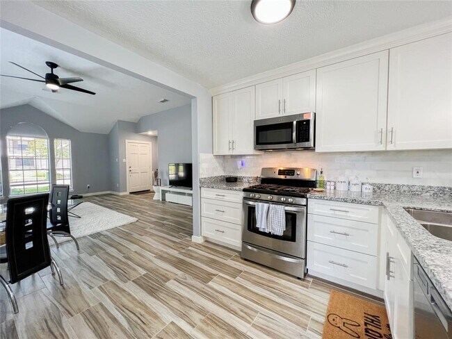 Building Photo - 1035 Wentworth Dr