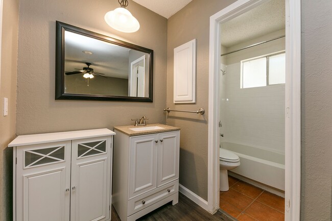 Building Photo - Marvelous in Milwood!