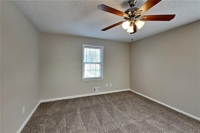 Building Photo - 3408 Spinnaker Way