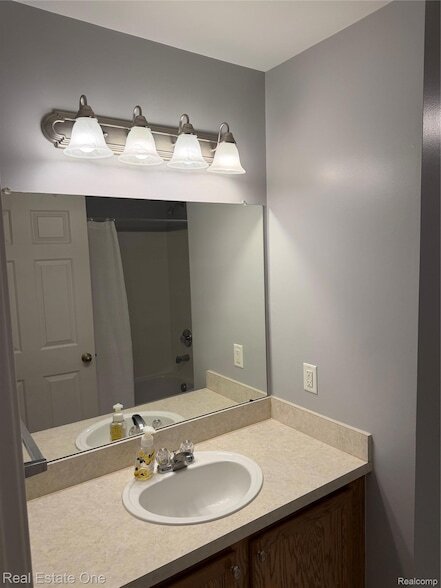 Building Photo - 523 Brookfield Dr