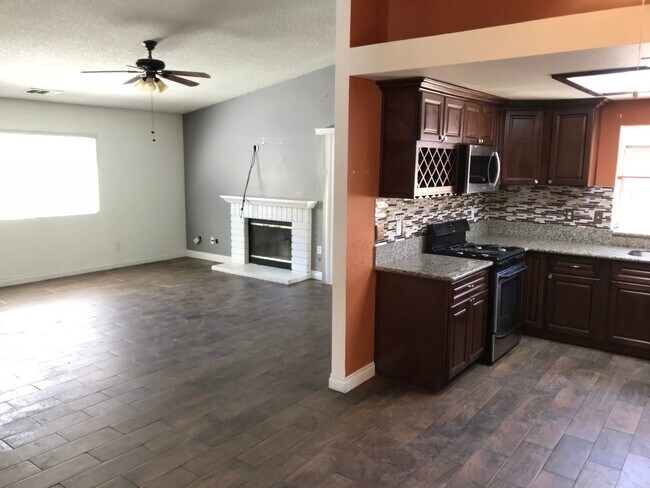 Building Photo - Beautiful 3 Bed 2 Bath Single Story In Perris