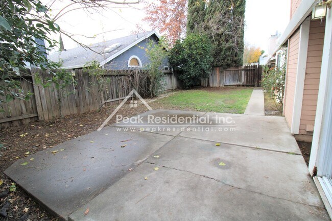 Building Photo - Nice 3bd/2ba House with 2 Car Garage near Bell & Rio Linda Blvd
