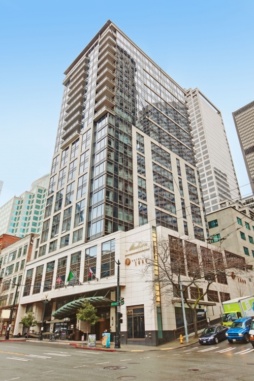 Primary Photo - Madison Tower & Hotel 1000 - 1 bedroom + den