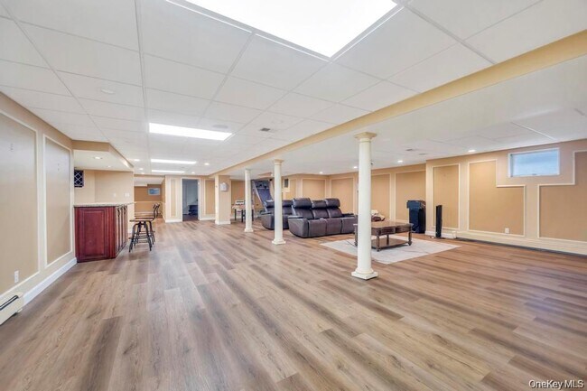 Building Photo - 25 Wildwood Dr