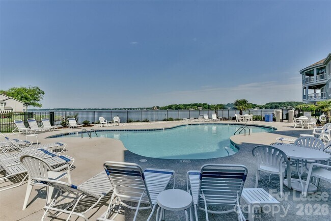 Building Photo - 18557 Vineyard Point Ln