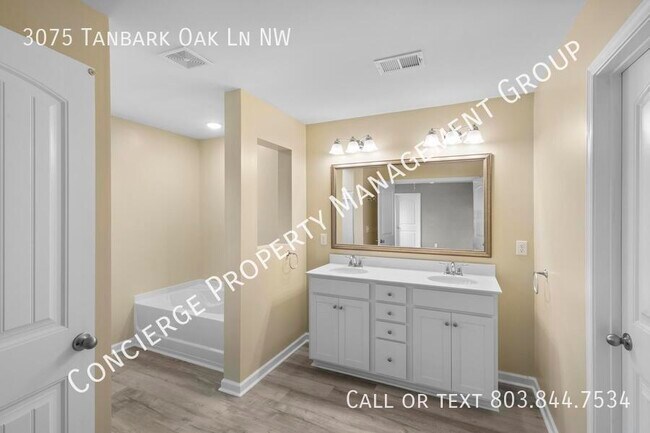 Building Photo - 3075 Tanbark Oak Ln NW