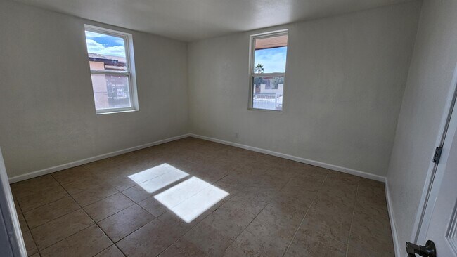 Building Photo - 211 Edgewood Blvd