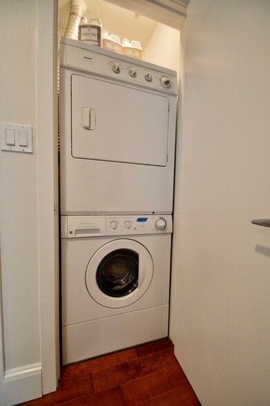 Building Photo - 139 E Berkeley St