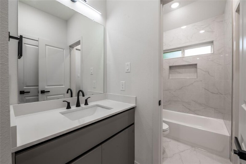 Building Photo - 8122 Corinth St